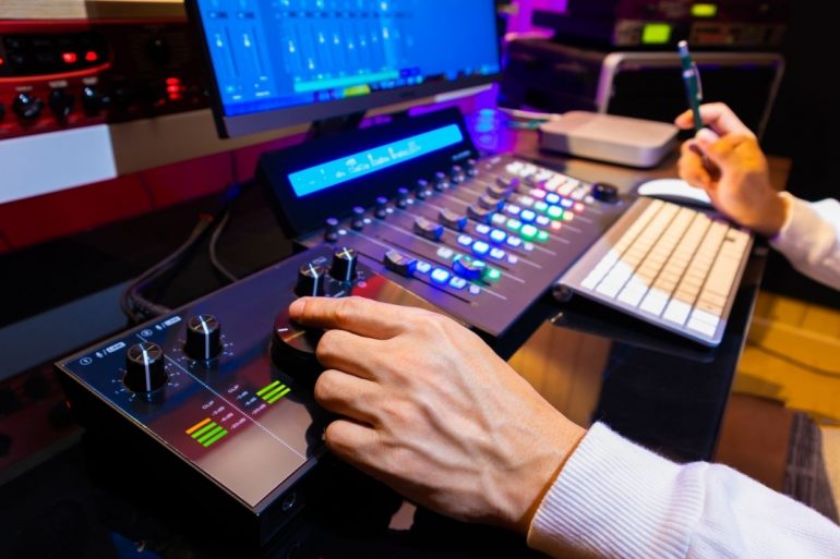 iPad Audio Interfaces Top 18 Best Audio Interfaces for iPad (2021 Review)