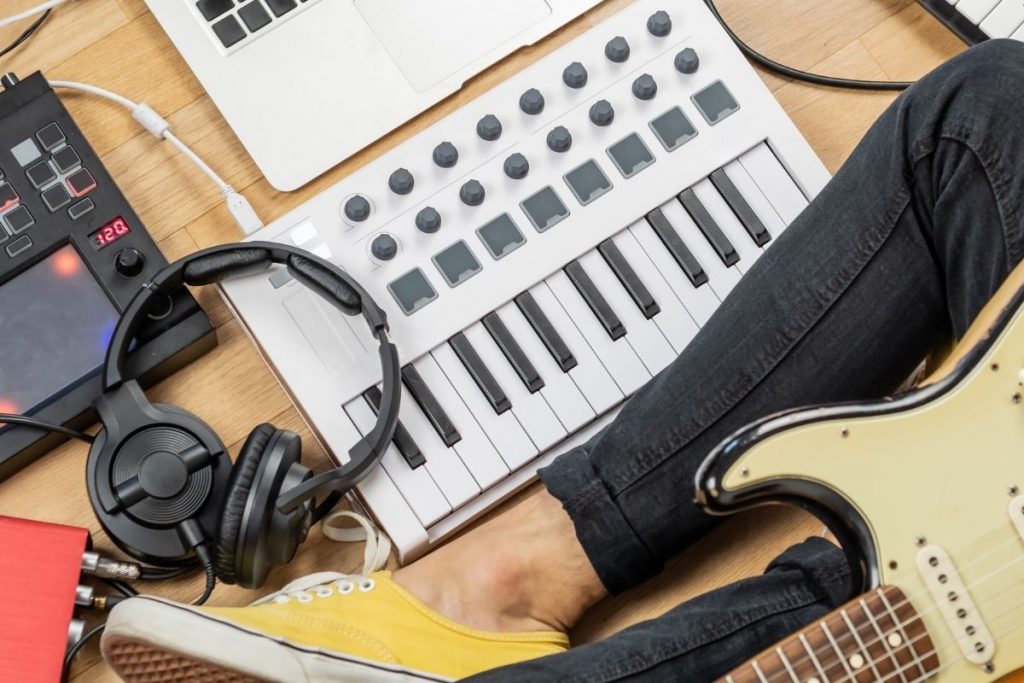 Guitar Sustain Pedals Top 7 Best Sustain Pedals for Guitar (2021 Review)