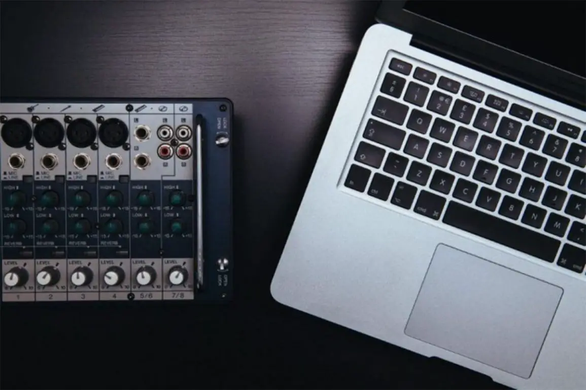 how to connect audio interface to macbook pro
