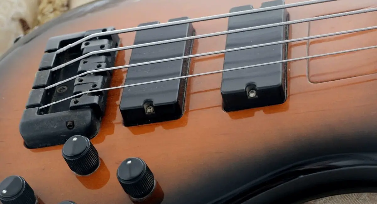 The Best Bass Guitar Choice for You 4 string vs 5 string